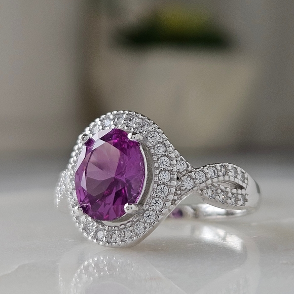 Oval Purple Amethyst Gemstone ring, 925 Sterling Silver - Picture 4 of 8